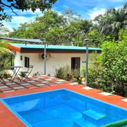 Villa Marañón - Piscina y casa